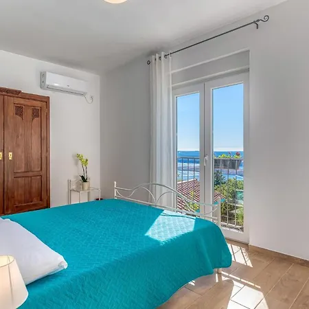 Stunning In With Jacuzzi, Wifi And Outdoor Swimming Pool Nyaraló Crikvenica