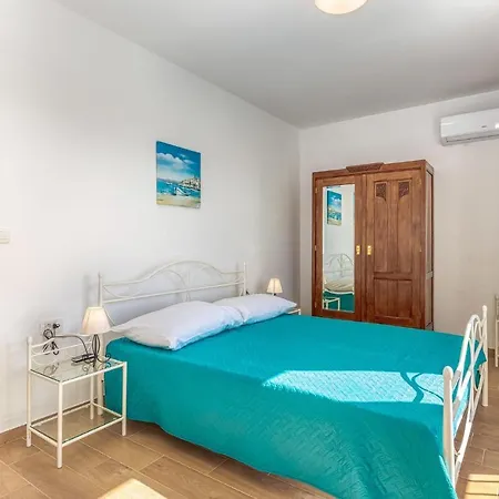 Stunning In With Jacuzzi, Wifi And Outdoor Swimming Pool Crikvenica