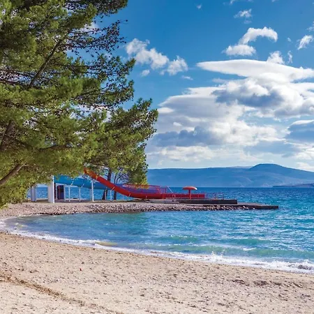 Stunning In With Jacuzzi, Wifi And Outdoor Swimming Pool Crikvenica