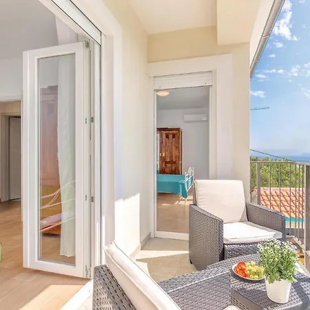 Stunning In With Jacuzzi, Wifi And Outdoor Swimming Pool * Crikvenica