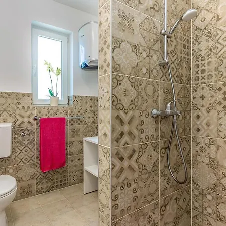 Holiday home Stunning In With Jacuzzi, Wifi And Outdoor Swimming Pool *