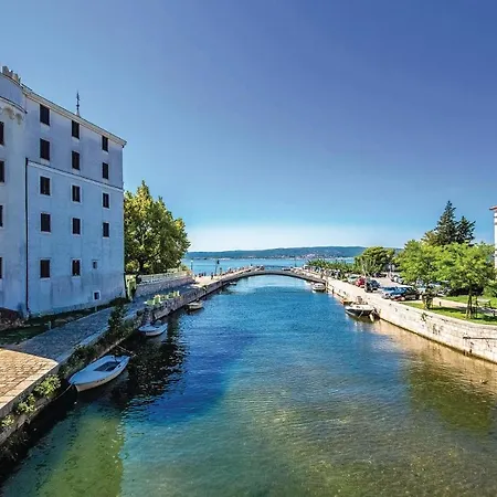 Stunning In With Jacuzzi, Wifi And Outdoor Swimming Pool Holiday home Crikvenica