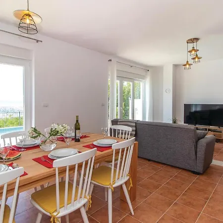 Stunning In With Jacuzzi, Wifi And Outdoor Swimming Pool *